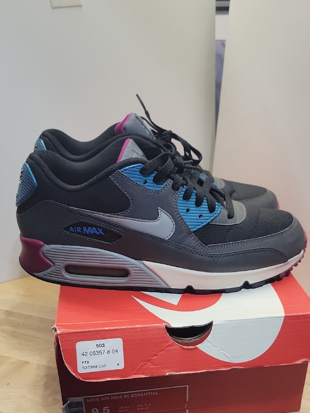 Nike Air Max 90 Essential Size 9.5